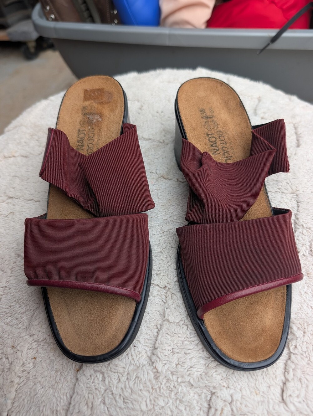 Women's Naot Burgundy Red Leather Sandals Size 7/38
